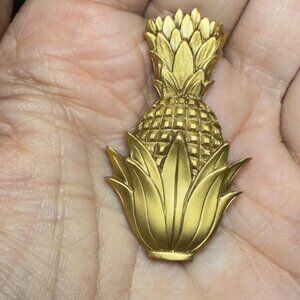 Pineapple Brooch Gold Tone Textured Vintage Signed EI 1.87 Inch